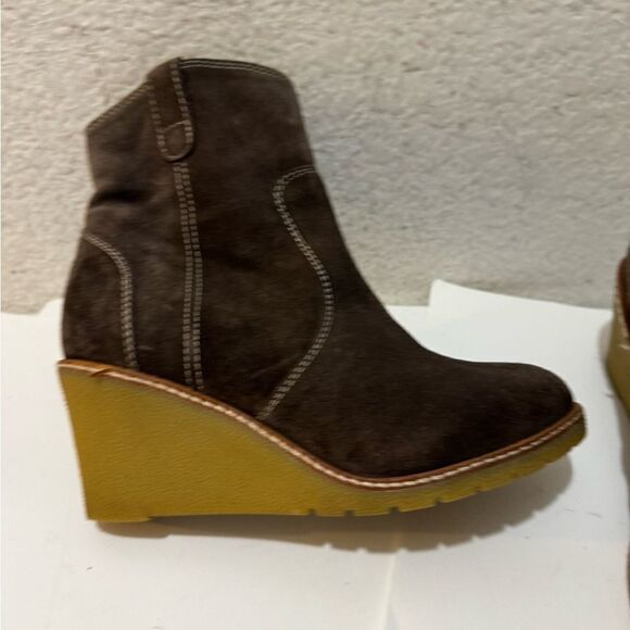 Boden Wedge Ankle Boots Side Zipper 8.75" High 3" Heel Brown Leather - Picture 9 of 15